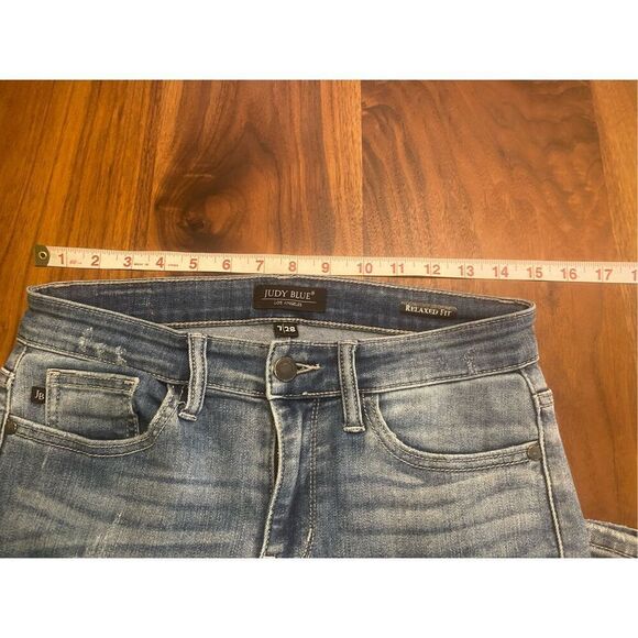 Judy Blue Women's Mid Wash Blue Distressed Ripped Relaxed Skinny Jeans Size 7/28 - Picture 2 of 6